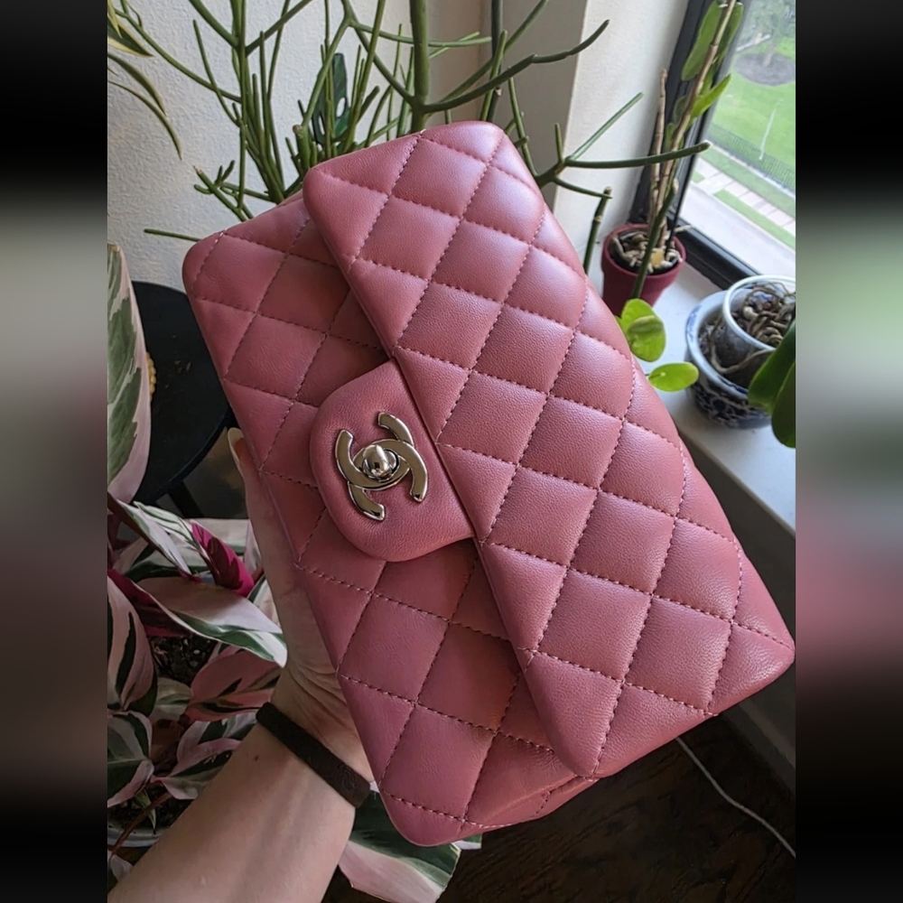 ❗️SOLD❗️CHANEL 21b Pink Mini Bag Quilted Design  Chain Strap W/silver-tone HW